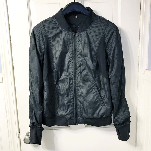 Lululemon Run: Two To Make It True Jacket sz 10 reversible black windbreaker - Picture 4 of 13